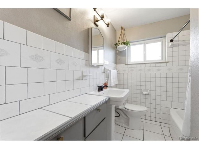 1365 Oneida St, Denver, CO 80220