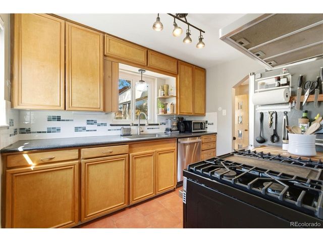 1365 Oneida St, Denver, CO 80220