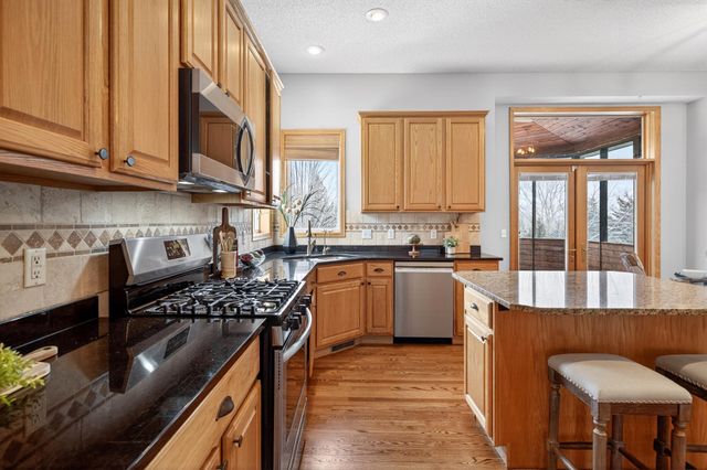 303 Bluff Road, Carver, MN 55315