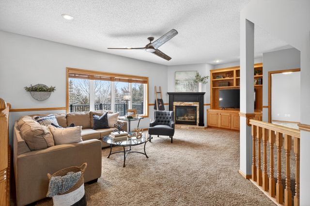 303 Bluff Road, Carver, MN 55315