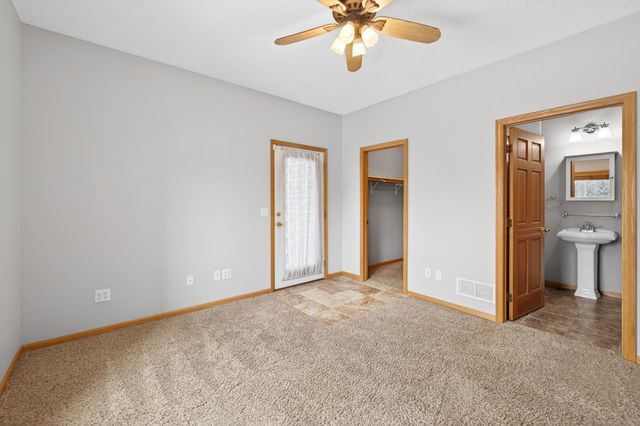 303 Bluff Road, Carver, MN 55315