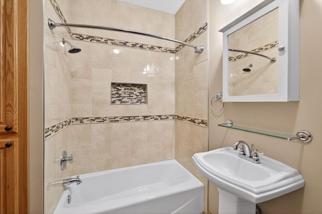 303 Bluff Road, Carver, MN 55315