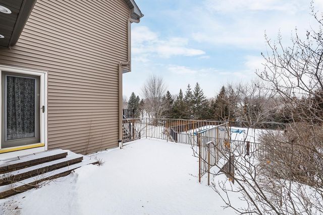 303 Bluff Road, Carver, MN 55315