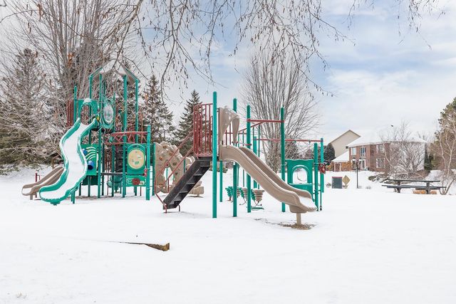 303 Bluff Road, Carver, MN 55315