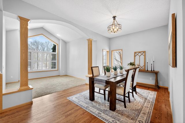 303 Bluff Road, Carver, MN 55315