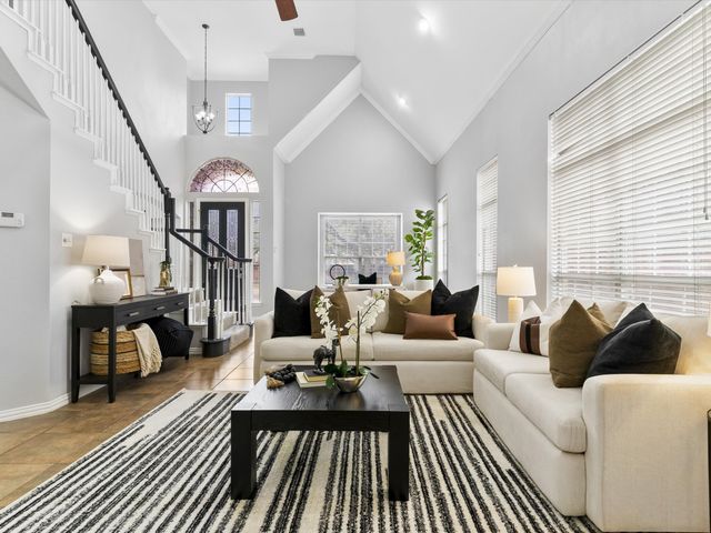 9716 W Valley Ranch Parkway, Irving, TX 75063