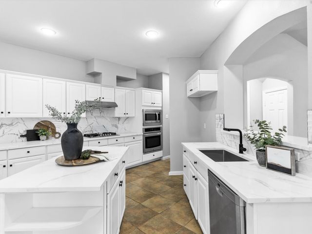 9716 W Valley Ranch Parkway, Irving, TX 75063