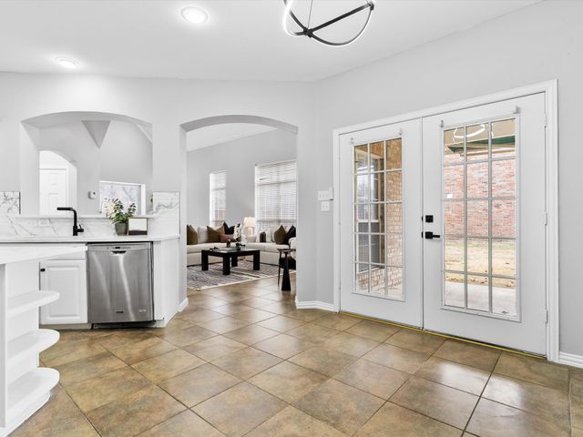 9716 W Valley Ranch Parkway, Irving, TX 75063