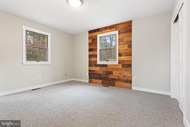 9 PINE RD, Medford, NJ 08055