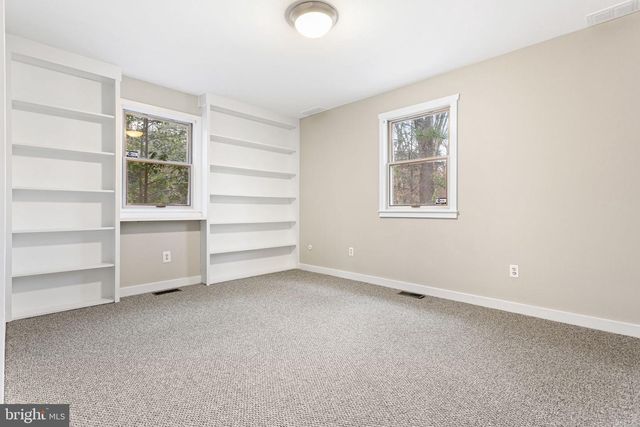 9 PINE RD, Medford, NJ 08055