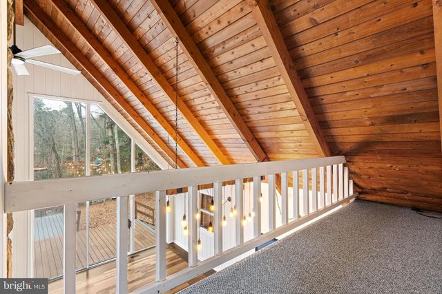 9 PINE RD, Medford, NJ 08055