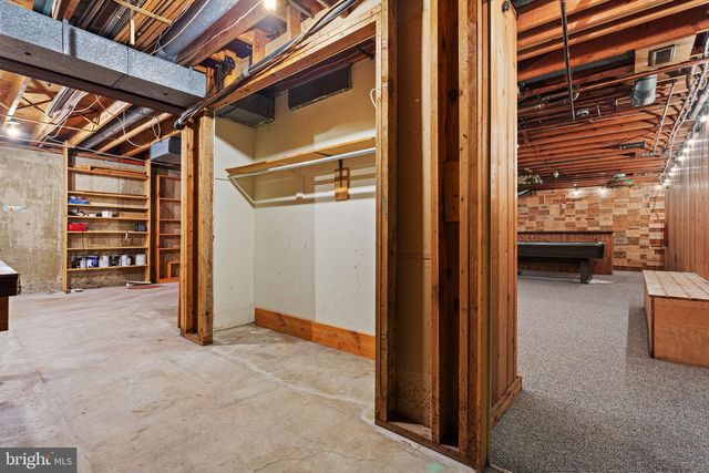 9 PINE RD, Medford, NJ 08055