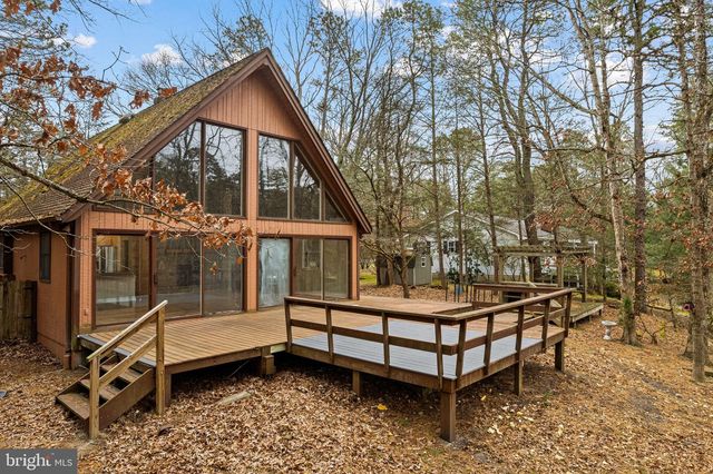 9 PINE RD, Medford, NJ 08055