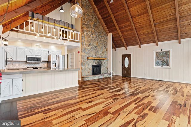 9 PINE RD, Medford, NJ 08055