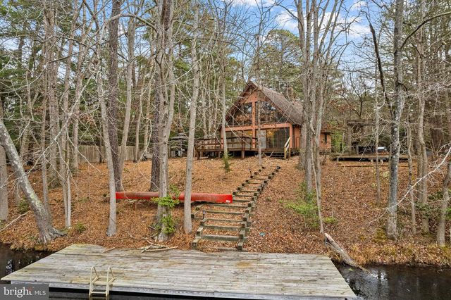 9 PINE RD, Medford, NJ 08055