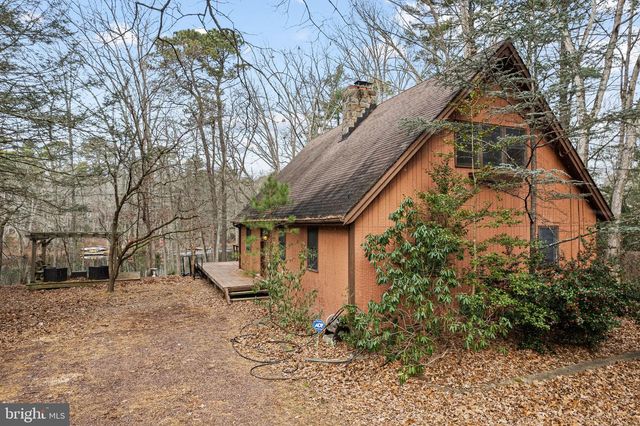 9 PINE RD, Medford, NJ 08055