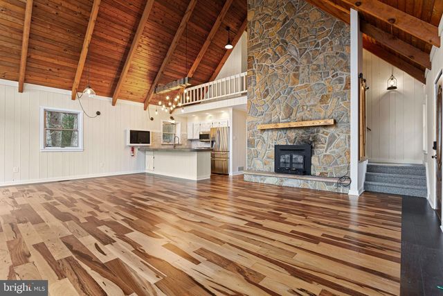 9 PINE RD, Medford, NJ 08055