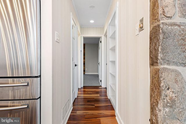 9 PINE RD, Medford, NJ 08055