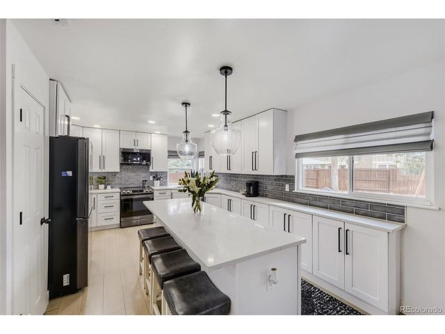 211 Durham Ct, Castle Pines, CO 80108