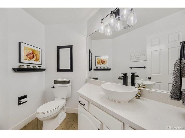 211 Durham Ct, Castle Pines, CO 80108