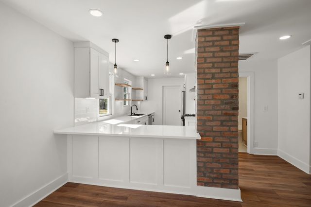 910 Apex St, Nashville, TN 37206