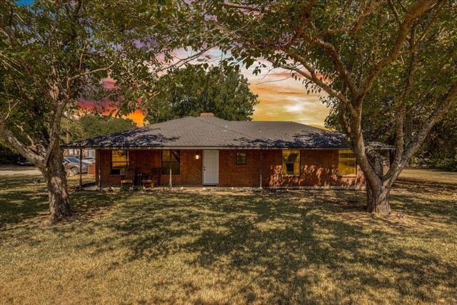 3211 Bluegrass Drive, Midlothian, TX 76065