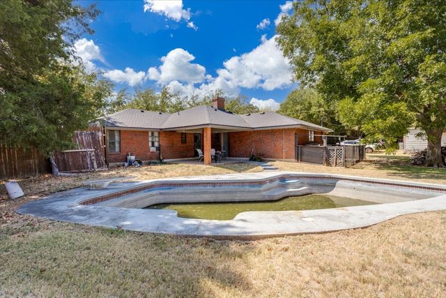3211 Bluegrass Drive, Midlothian, TX 76065