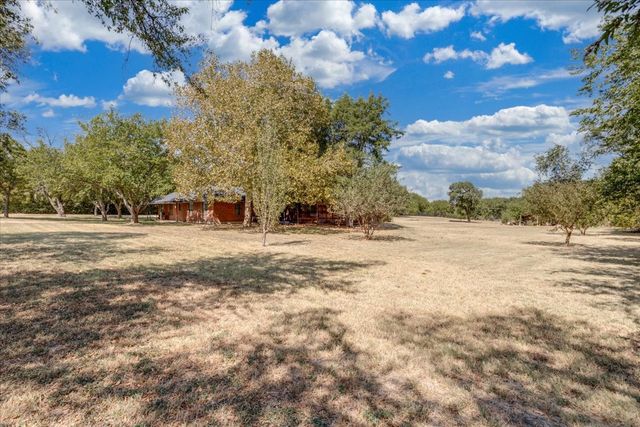 3211 Bluegrass Drive, Midlothian, TX 76065