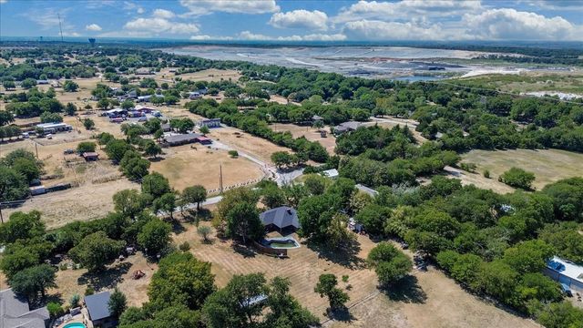 3211 Bluegrass Drive, Midlothian, TX 76065