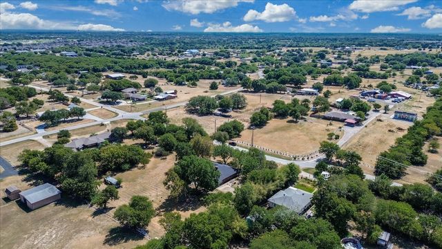 3211 Bluegrass Drive, Midlothian, TX 76065