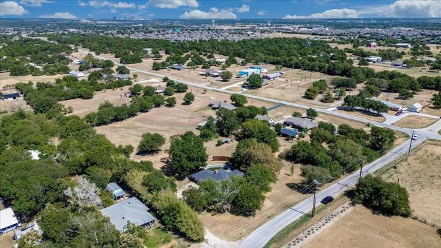 3211 Bluegrass Drive, Midlothian, TX 76065