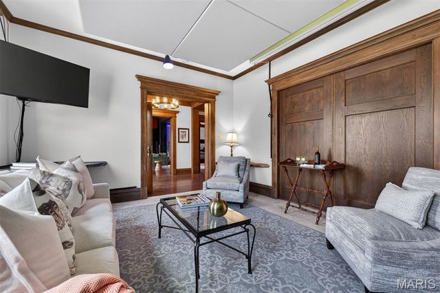 3500 Russell Boulevard, St Louis, MO 63104