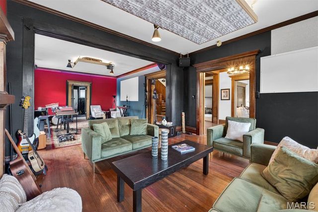 3500 Russell Boulevard, St Louis, MO 63104