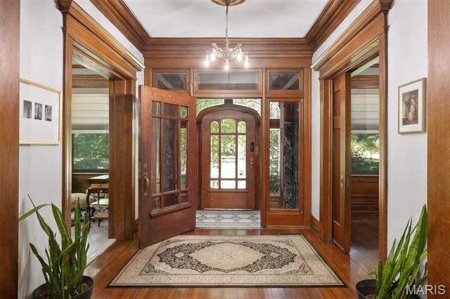 3500 Russell Boulevard, St Louis, MO 63104