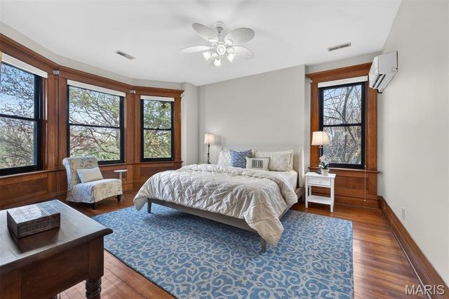 3500 Russell Boulevard, St Louis, MO 63104