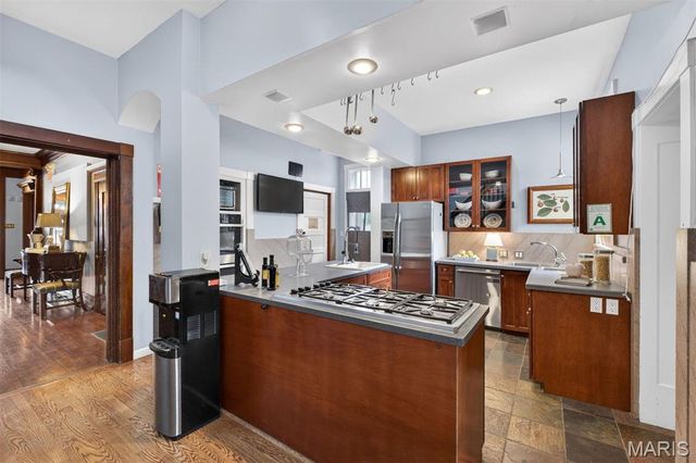 3500 Russell Boulevard, St Louis, MO 63104