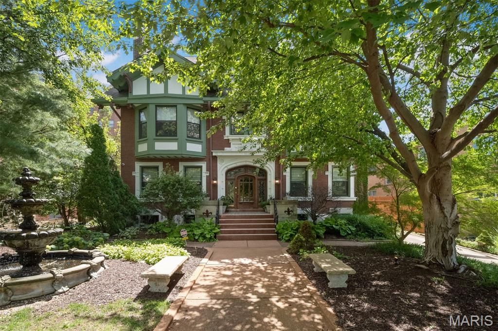 3500 Russell Boulevard, St Louis, MO 63104