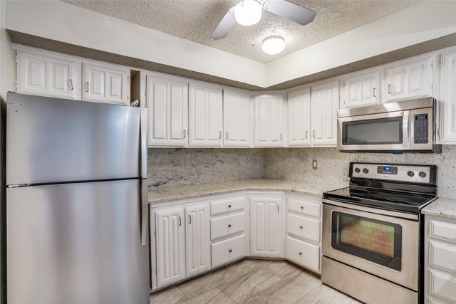 7640 W Greenway Boulevard 6B, Dallas, TX 75209