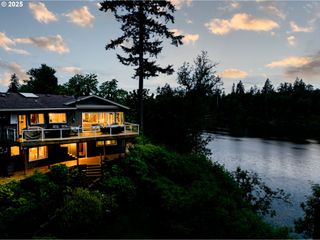 24125 BUTTEVILLE Rd Ne, Aurora, OR 97002