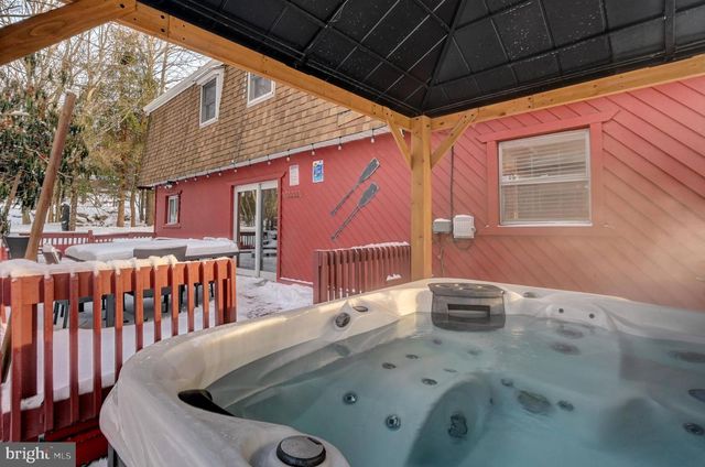 28 SKYE DR, Lake Harmony, PA 18624