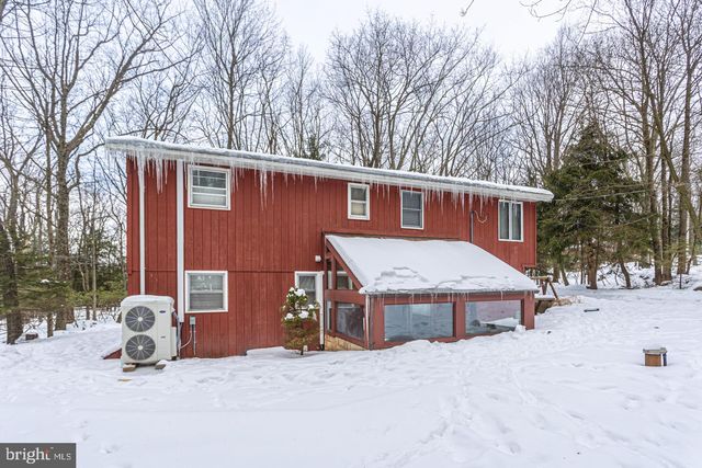 28 SKYE DR, Lake Harmony, PA 18624
