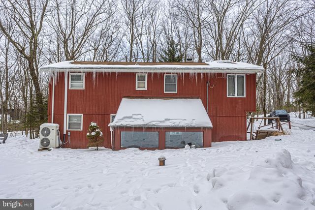 28 SKYE DR, Lake Harmony, PA 18624