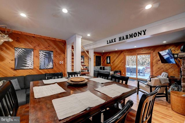 28 SKYE DR, Lake Harmony, PA 18624