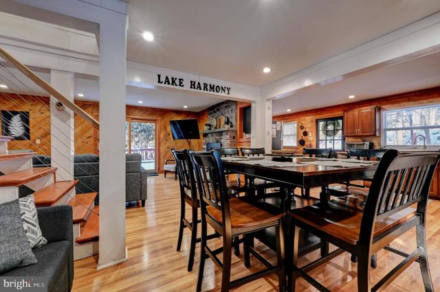 28 SKYE DR, Lake Harmony, PA 18624