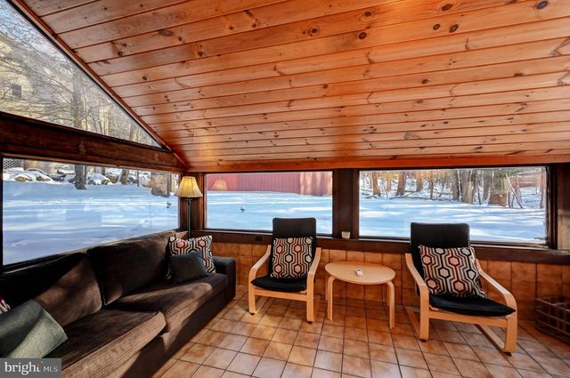 28 SKYE DR, Lake Harmony, PA 18624