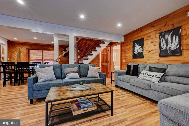 28 SKYE DR, Lake Harmony, PA 18624