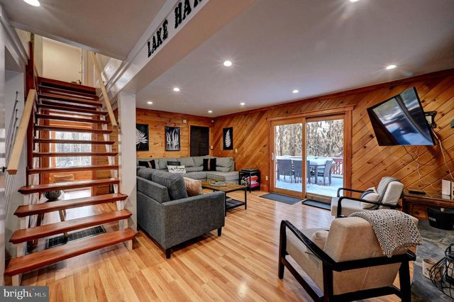 28 SKYE DR, Lake Harmony, PA 18624