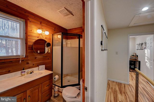 28 SKYE DR, Lake Harmony, PA 18624