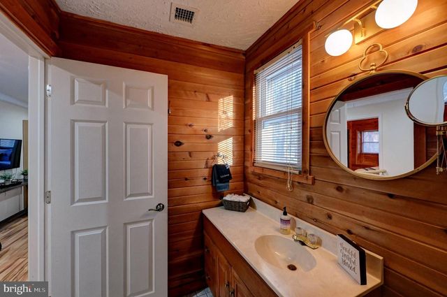 28 SKYE DR, Lake Harmony, PA 18624