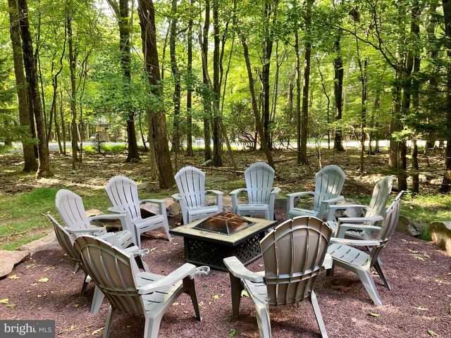 28 SKYE DR, Lake Harmony, PA 18624